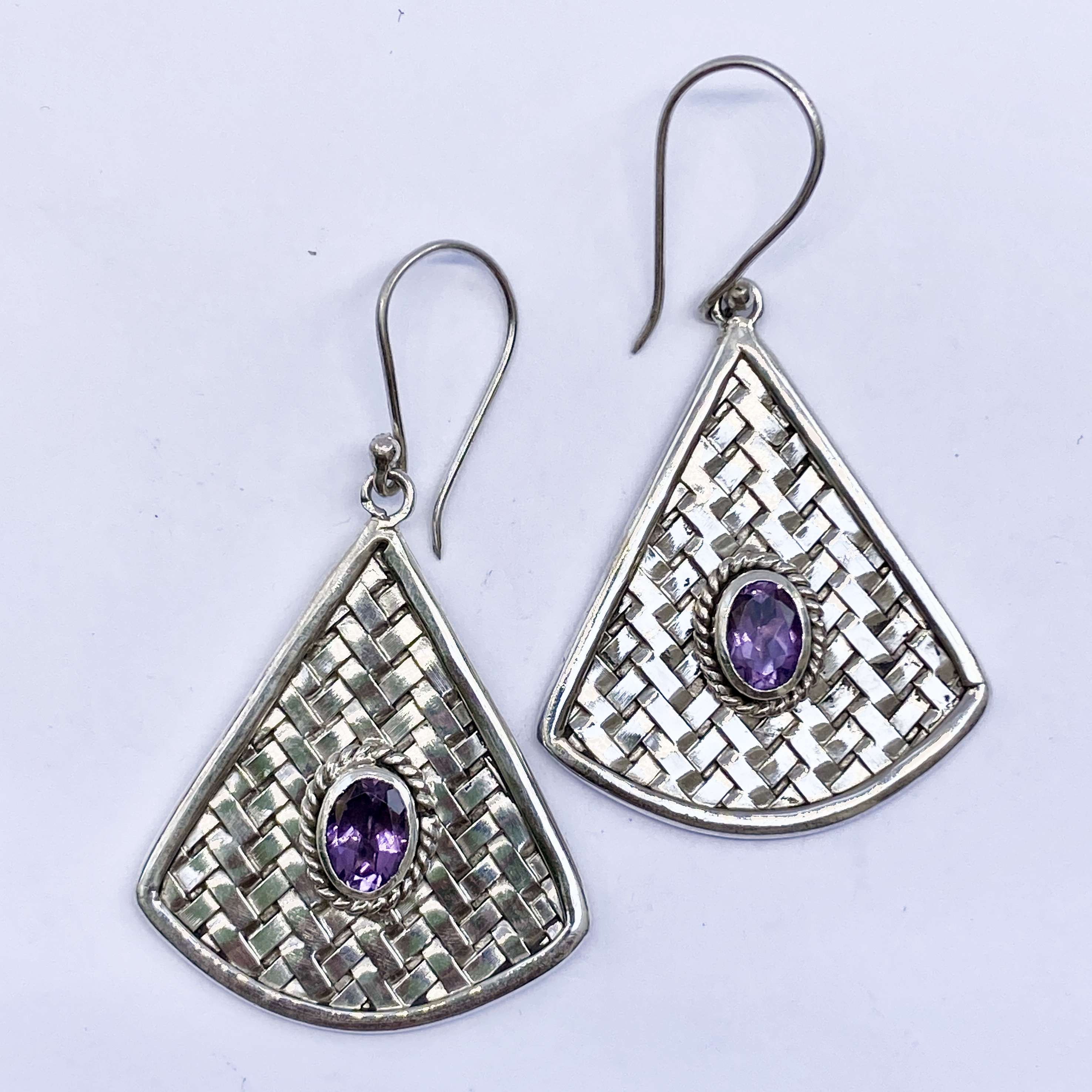 (HANDMADE 925 BALI STERLING SILVER WOVEN EARRINGS WITH AMETHYST)
